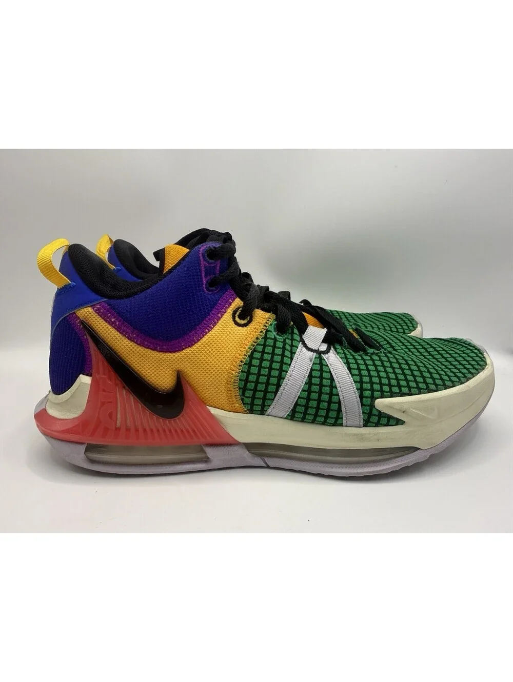 Nike LeBron Witness VII Sneakers Men's Size 8 Multicolor Basketball DM1123-501